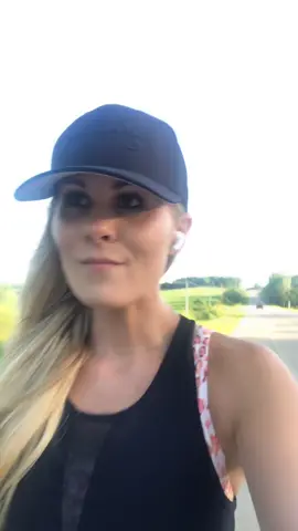 Maybe it’s an #Iowa thing  #facemask #VibeZone #countrygirl #MomsofTikTok #singlemom #workout #single #monday #smile #mondaymotivation #mondaymood