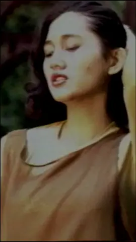 Nike Ardilla - Biarkan Cintamu Berlalu. Lagu favorit siapa nih? cek YouTube Musica Klasik ya #fyp #nikeardilla #biarkancintamuberlalu #musicastudios