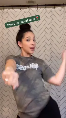 What do while drinking wine?🍷 #MomsofTikTok #coolmom #wine #UnitedWeDance #fyp #foryou #latina #millenials #boricua #momsbelike #over30 #mood