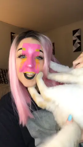 Jynx wasn’t havin it. Wait til the end 😂😂 #fyp #thequeeniscoming #fypage #fypシ #fypchallenge #makeup #pinkwig