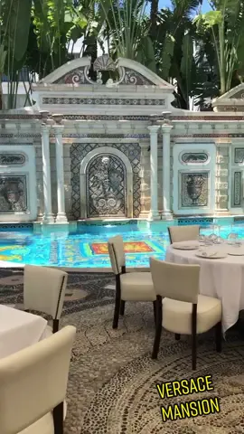 A look inside the #versacemansion dining area called Gianni’s and the famous 24K Mosaic Pool. #versace #miami #miamibeach #miamibeachlife #iconicHotel
