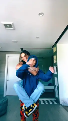 day 3 of dancing with someone on my back 🙈 @devvyyy_ @thevaultla