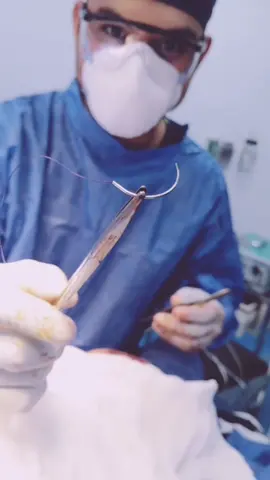 Lo que ocupo para cerrar una herida #SabiasQue #AprendeEnTikTok #viral #cirujano #cicatrices