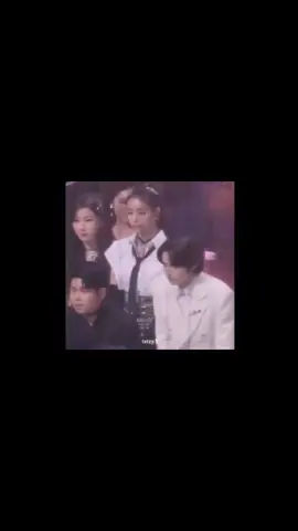 I think she really have a crush on hyuka HAHAHA omooo! 💖 #yuna #hueningkai #fyp
