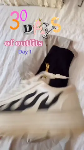 Day 1!! I have a long car ride today so I dressed comfy but still cute, hope you guys like this I wanted to try something new! #fyp #everydayoutfit