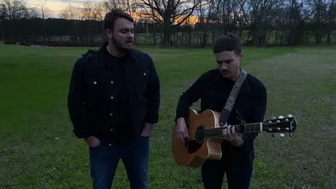 “Walk In a Room”(original) ￼#country