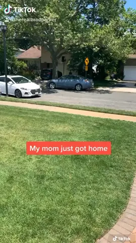 His mom was trippin’ 😳🤬😂 [via @therealbradparker] #wholenewgame