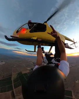 Hanging upside down on a helicopter !🤘🏼go out and do something cool today!! #foryoupage #foryou #fyp #skydiving #helicopter