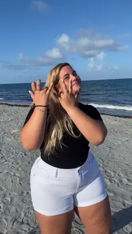 How do you play this flute thing?! #fyp #foryoupage #bodypositiviy #curvy #thick #messedup #fun