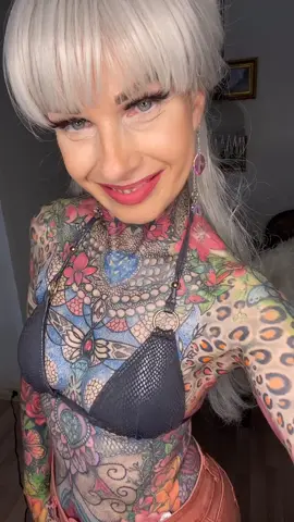 #foryou #colorful #inkedgirl #tattoogirl #tattoo #tattoo_love #colorchallenge #tattoobutterfly #inked #tatted #flowerpower