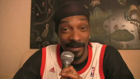 Doot doola doot doo.... #snoopdogg #nardwuar #nardwuarsvideovault #dootdoo