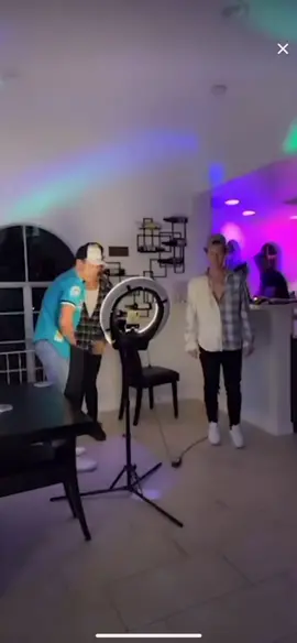 😉This was recorded on August 1st 2020 when @bryan.williams was grinding on his live and was being sexy😉