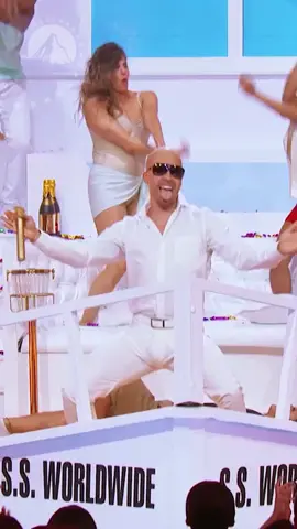 Live look at me celebrating @kekepalmer as the host of the #VMAs! 🤩