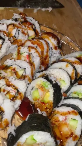 Shrimp tempura roll #tiktokrecipe #Foodie #sushi #trending