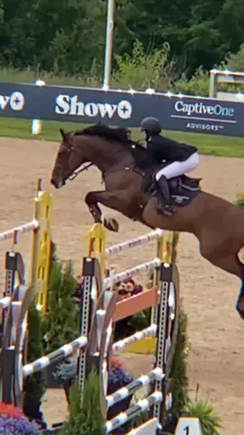 course designer threw in a couple nice 1.60m fences into today’s gp but sauce was unfazed 💥🥫 #toomuchsauce