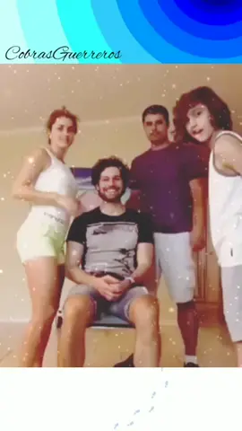 Podrías hacer este #challenge de la #familiaNarvaezHurtado? 💙@cristinahurtadoalvarez @jossenarvaezm #cristinahurtado #jossenarvaez #canal1 🐍👑