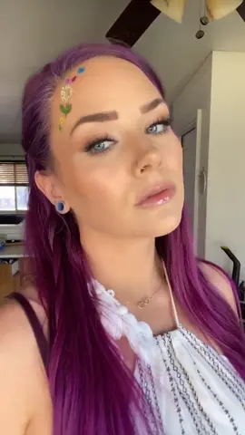 Natural makeup babes