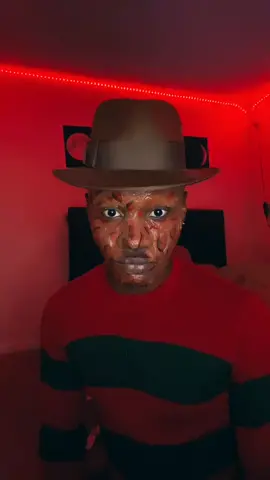 Wanted to hop on this trend and duet with horror characters : Freddy Krueger ￼￼🔪 #fyp #duetchain #sfx