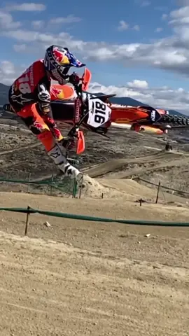 man like Camille Chapeliere 😎 🔥 #redbull #givesyouwings #motocross #bikelife