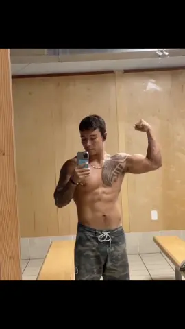 Consistency is 🔑  #fyp #SuperlativeSmiles #stepintolove #hawaii #workout #motivation #drinking