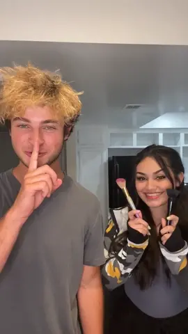The guy at the end 😂 @lunargrayy @dylanspranks #pr#pranks #makeup #SoAwkward