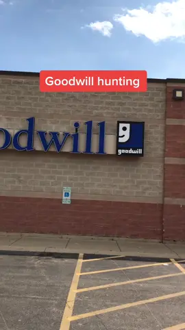 Goodwill is good to me on Monday’s ✅💸 #goodwill #thrifting #mercari #ebayreseller #thrift #flipgame #fliplife #resale #gaming #guitarhero #videogames