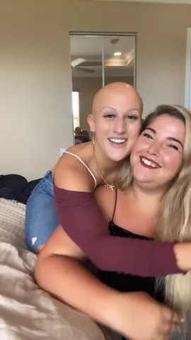 @bald_baddie2.0 build each other up!!!! #itsforme #ItStartsOnTikTok #fyp￼ #besties #confident #bodypositivity #foryoupage
