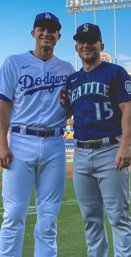 The most special night for the Seager family. 💙 #Siblings #baseball #MLB #fyp