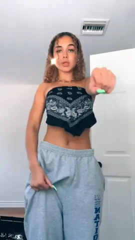 🥴🥴 @notacontenthouse