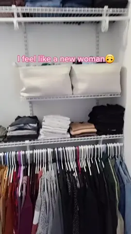 pls tell me I'm not the only one who organizes their closet by color🤡 #readySETgo #Snapshot #RockinCollege #cleaning #organize #closet #fyp