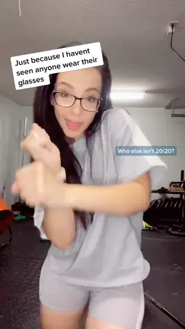 DC: @calegoes 🤓 #moodchallenge #readySETgo #Snapshot #MomsofTikTok #over30 #latina #coolmom #momswhodance #milspouse #momswhotiktok