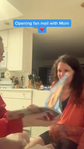 I hate 2 part videos but you will want to see part 2!! 😂 This was the happiest and most focused I’ve seen her in a while! TYSM ❤️ #dementia #ftd