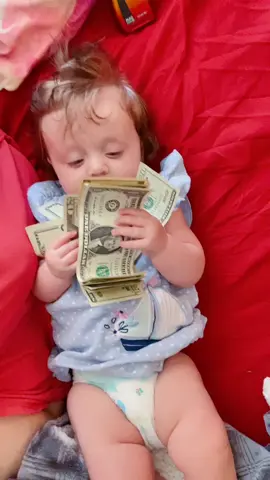 Never seen a kid so obsessed with money. #crinklysound #crazyBaby #LotteryBaby 😂😂🥰🥰🎀😃💕@addeusthaddler