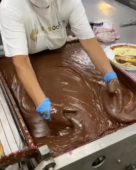 CHOCOLATE DONUTS #fyp #foryou #foryourpage #donuts #chocolate #tiktokfood #DIY #quickrecipes #donutfactory #food #readySETgo #datenight #omfg