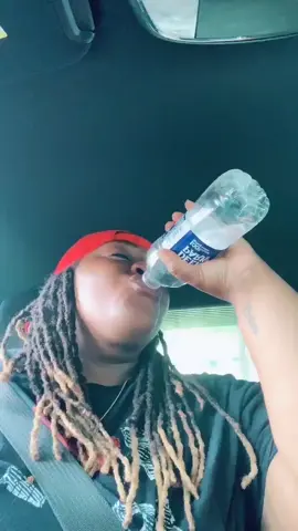 I made sure the water touched that  lil dangly thing that swings in the back of my throat 🤣 #fyp #lesbian #funny #foryoupage #lgbt #gay #thirsty