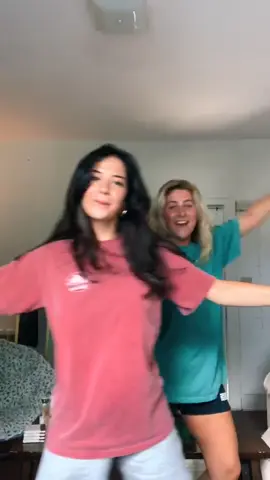 awkward intros with the roomie 🤩😤 #dance #fypdoesntwork #ChemicalHearts @marzbarz3.0