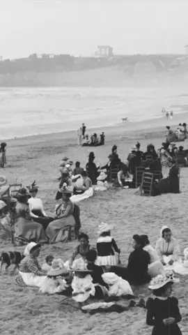 Biarritz, France in 1900s. #1900 #beach #20thcentury #fromthepast #historicalfacts #early1900 #timemachine #vintage  #belleepoque #biarritz