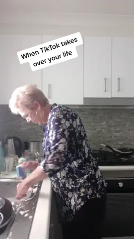 TikTok life 😫#foryoupage #fyp #trending #grannygotproblems