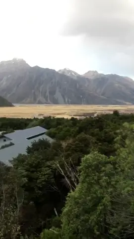 Waking up to this view never gets old😍 🇳🇿 #newzealand #traveltheworld #mtcooknationalpark #mtcook #nz #fyp #foryourpage #wanderlust #morningview