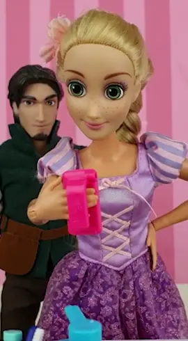 😂😂😂  #losjuguetesdeluna #trending #parati #princesasdisney #rapunzel #muñecas #juguetes