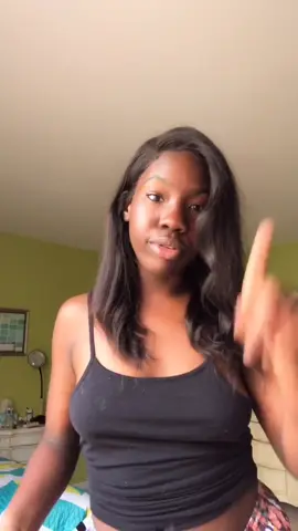 #greenscreen did y’all know that the unread button doesn’t take away the fact that you’ve alr opened a message ????😭😭 #storytimevideos#storytime#fyp