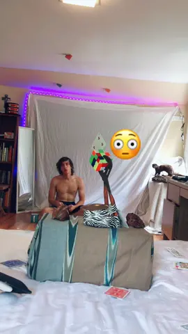 The Rubik’s cube shot 😳 I thought it was impossible #fyp #viral #ShowAndTell #cardshot