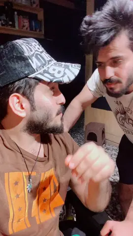 😂😂😂 معانات @التوأم 😂😂 سوي حركه اكسبلور 😍