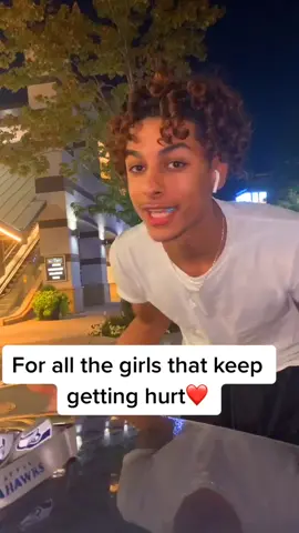 Stay up queen👑❤️ #fyp #ShowAndTell #AirheadsDitchChallenge #metime