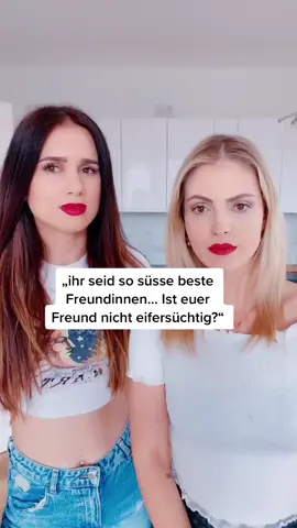 Anzeige| Wir sind Vanessa & Ina - und wir sind.... [beende den Satz 🥺] (Insta: coupleontour) #fyp #couple #crazy #couplegoals #foryou #couplegoals