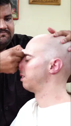 Enjoy 💆‍♂️😍🤩#neckcrack #cracks #asmrbarber #headmassage #chiropractor #cracksound  #asmr #indianbarber #asmrmassage #reikimaster #skincrack