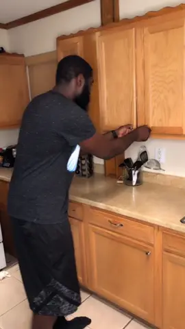 Can’t forget to wash your hands #handwash #getoutthekitchen #mommmaknowsbest #ActingChallenge