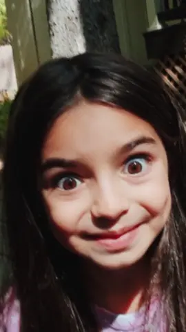 We are a bit crazy que les digo jajaj La amo 😍 🐝