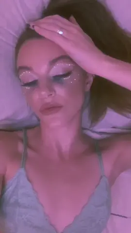 rewatching euphoria this week and I’m so late to this trend but in my defense, I’m lazy ✨ #euphoria #Spooktember #euphoriachallenge #euphoriamakeup