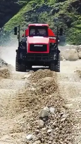 Doosan Truck! #excavator #trucks #heavyequipment #heavymachinery #constructionequipment #construction #quarry #mining #machine #operator #doosan